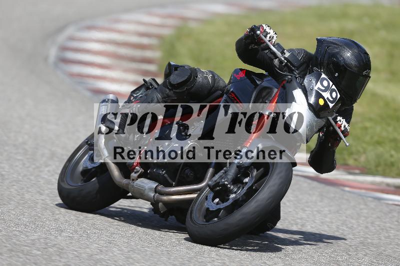 /Archiv-2025/09 22.04.2025 Cornu Master School ADR/rot-rouge/99